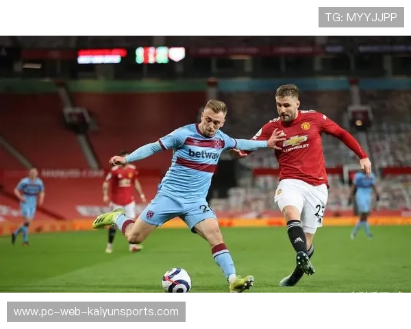 切尔西边路反复穿插对方难以防守