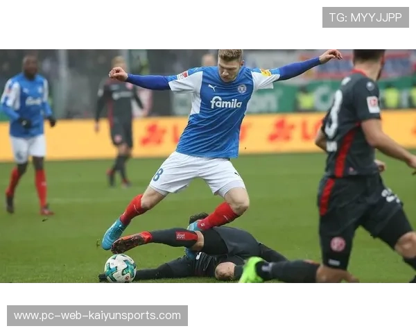 塞维利亚瞄准德乙高强度中后场，为新赛季注入铁血防线