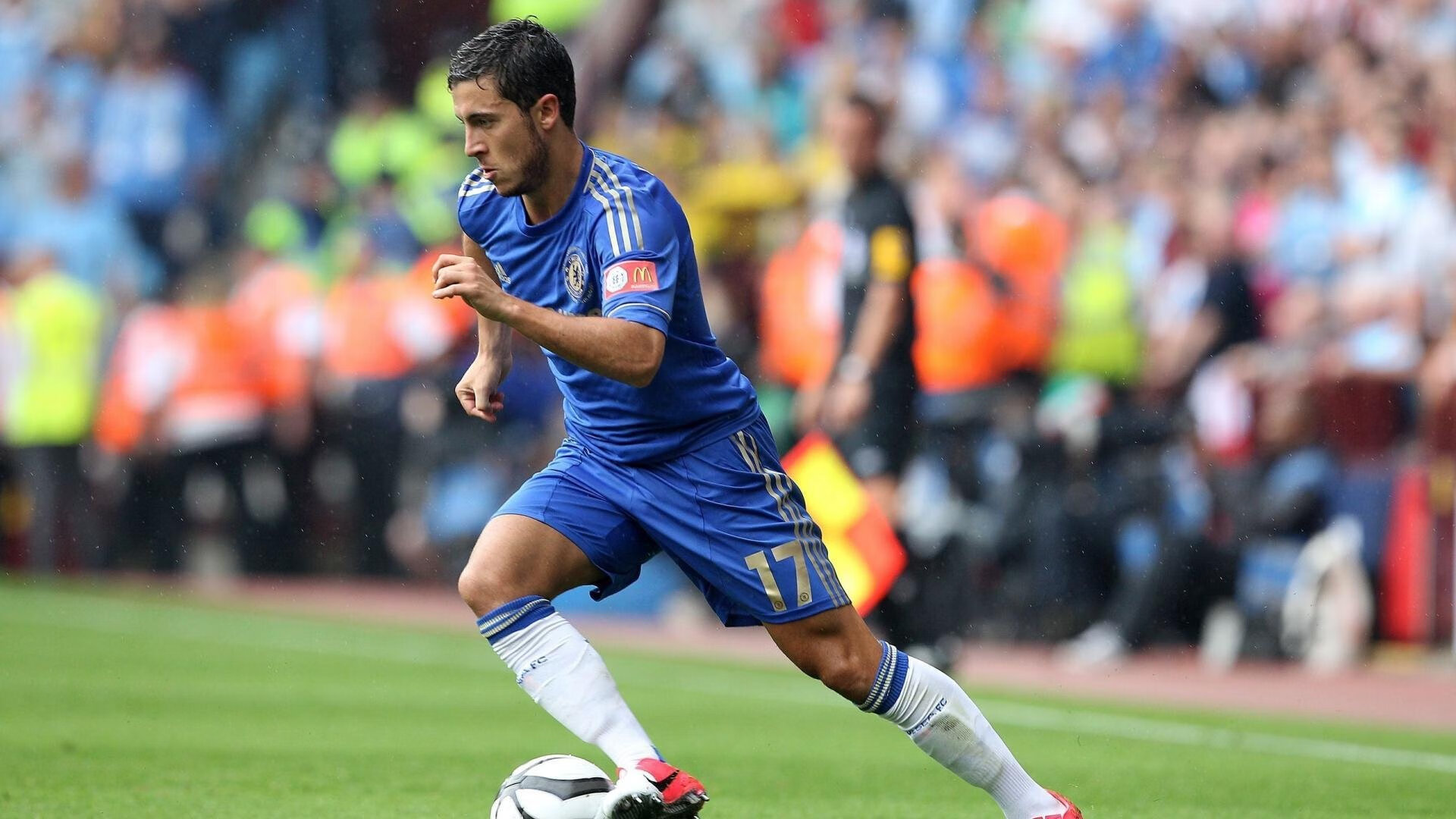 世界拳击职业赛事中国站 重量级新星强势KO对手成功卫冕，世界拳击联赛